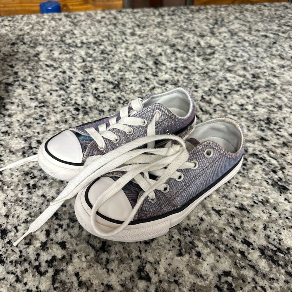 Converse Kids Low Top Sneakers in Iridescent Gray and White